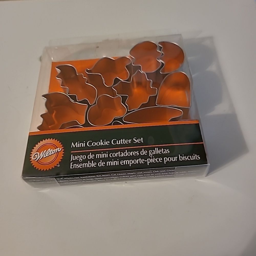 Wilton Mini Cookie Cutter Set - Picture 1 of 7